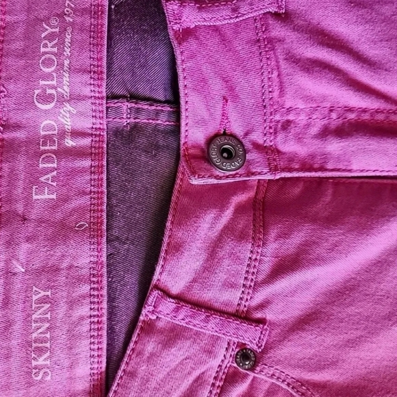 Everlast Faded Glory Women's Relaxed Fit Capri Length Pink Jeans, Size 14, NWT - Picture 5 of 8